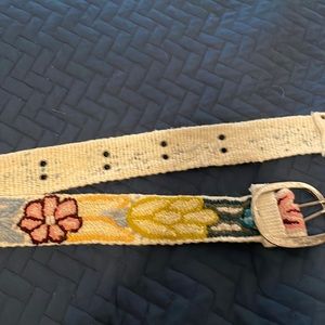Pistil/ Sundance woven belt. Size medium